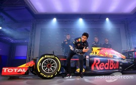 Ricciardo told to shed weight before F1 season