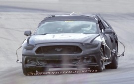 Spy photos of the latest Ford Mustang