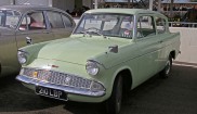 Ford Anglia de Luxe