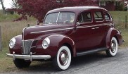 Ford Deluxe 4-door sedan