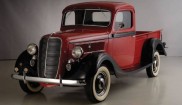 Ford Deluxe pickup