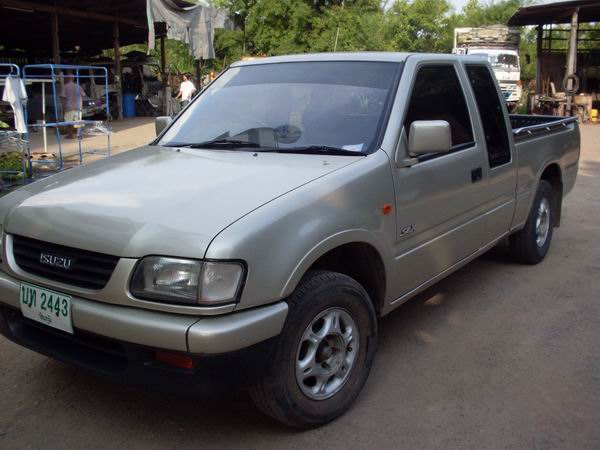 Isuzu SLX