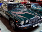 Jaguar XJ6 32