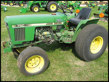 John Deere 750