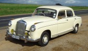 Mercedes-Benz 220 S Sedan