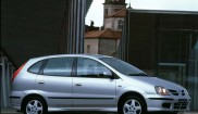 Nissan Almera Tino