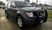 Nissan Pathfinder LE 35