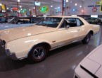 Oldsmobile Cutlass Supreme Holiday