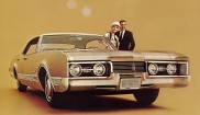 Oldsmobile Delta 88 Custom Holiday