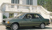 Peugeot 305