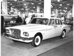 Plymouth Valiant V100 4dr