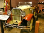 Studebaker FD Commander Roadster for 4