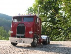 White Freightliner coe